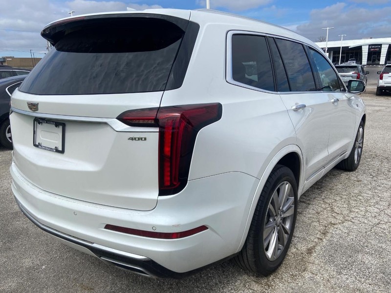 Cadillac XT6 Vehicle Full-screen Gallery Image 05