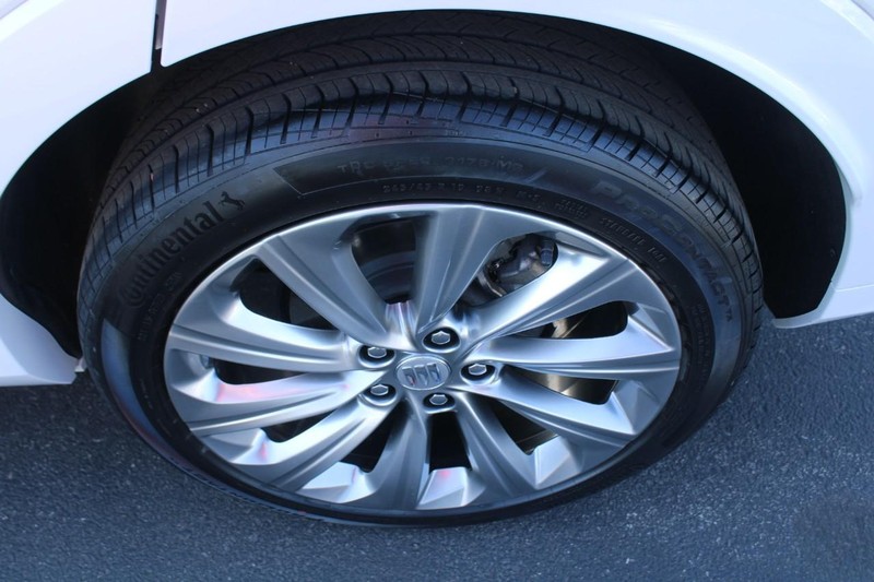 Buick Envista Vehicle Full-screen Gallery Image 07