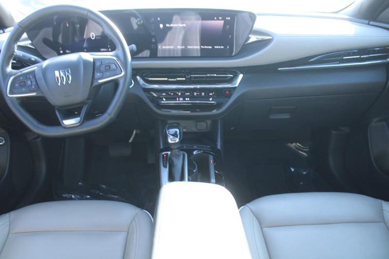 Buick Envista Vehicle Full-screen Gallery Image 13