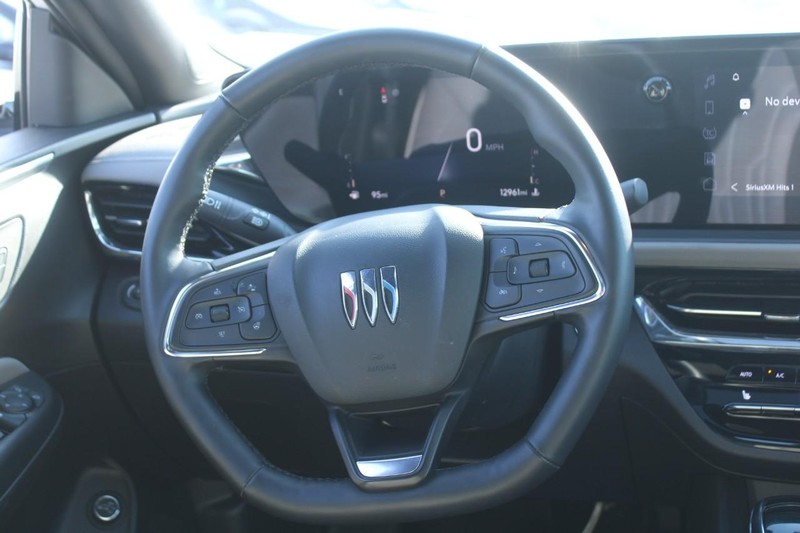 Buick Envista Vehicle Full-screen Gallery Image 14