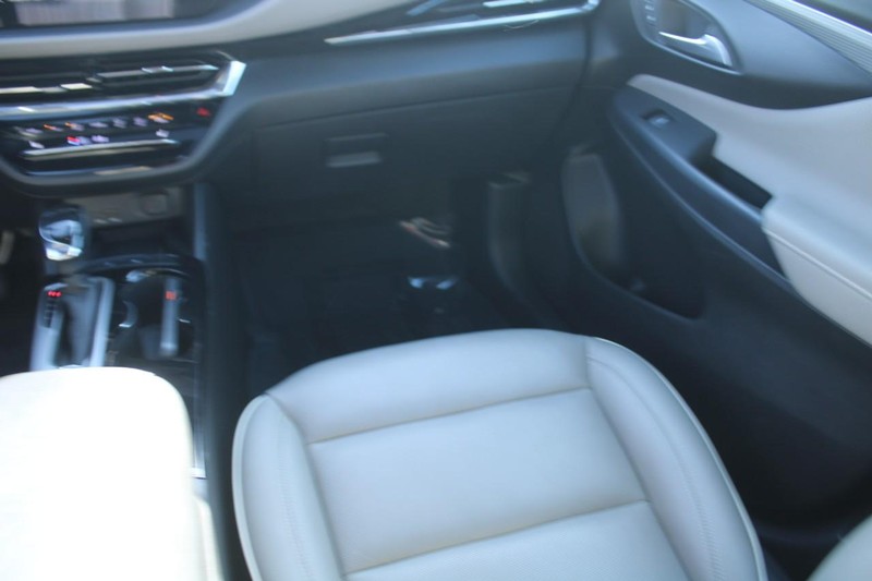 Buick Envista Vehicle Full-screen Gallery Image 16