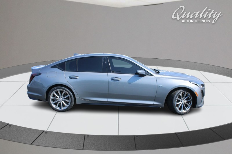 Cadillac CT5 Vehicle Full-screen Gallery Image 02