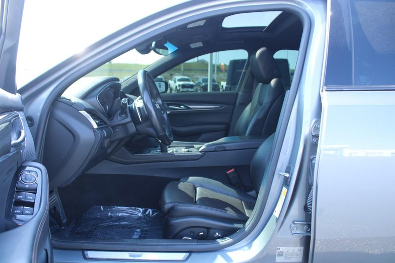 Cadillac CT5 Vehicle Full-screen Gallery Image 08