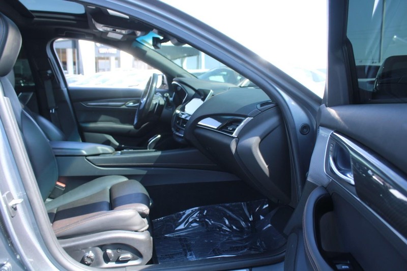 Cadillac CT5 Vehicle Full-screen Gallery Image 11