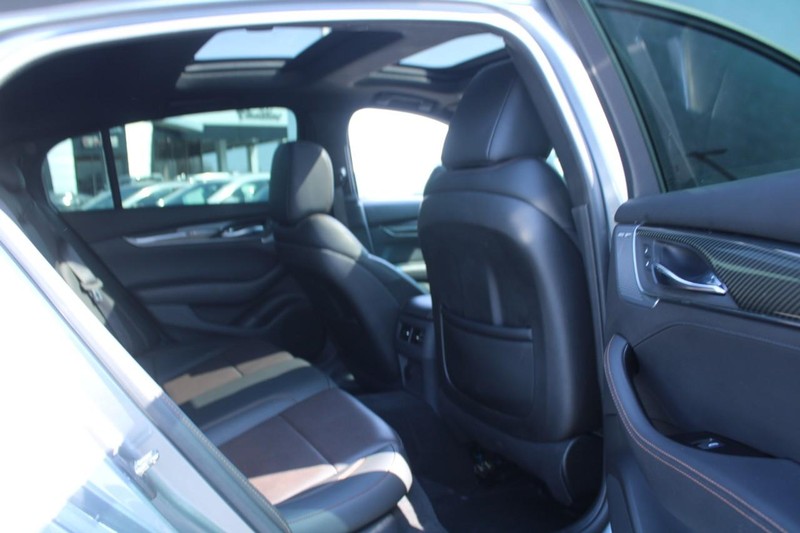 Cadillac CT5 Vehicle Full-screen Gallery Image 12