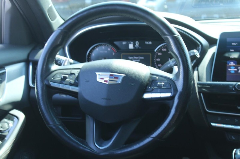 Cadillac CT5 Vehicle Full-screen Gallery Image 14