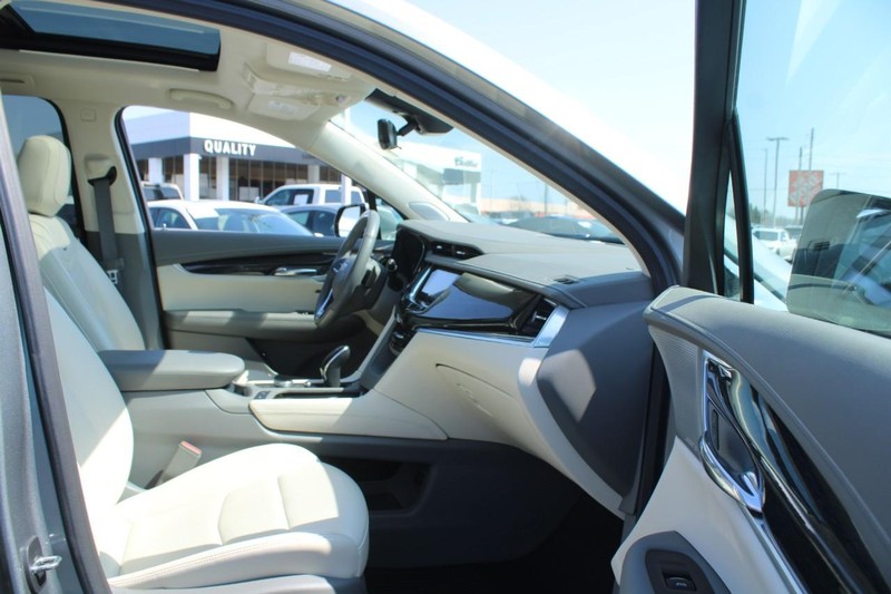 Cadillac XT6 Vehicle Full-screen Gallery Image 09