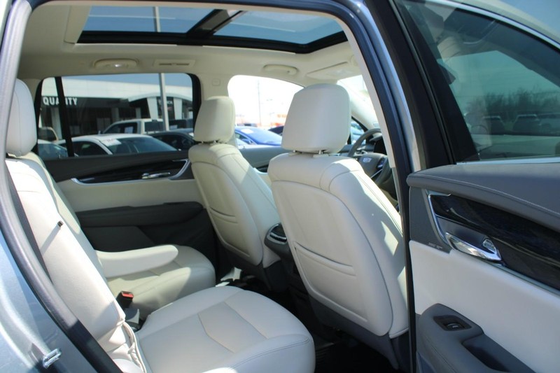 Cadillac XT6 Vehicle Full-screen Gallery Image 10