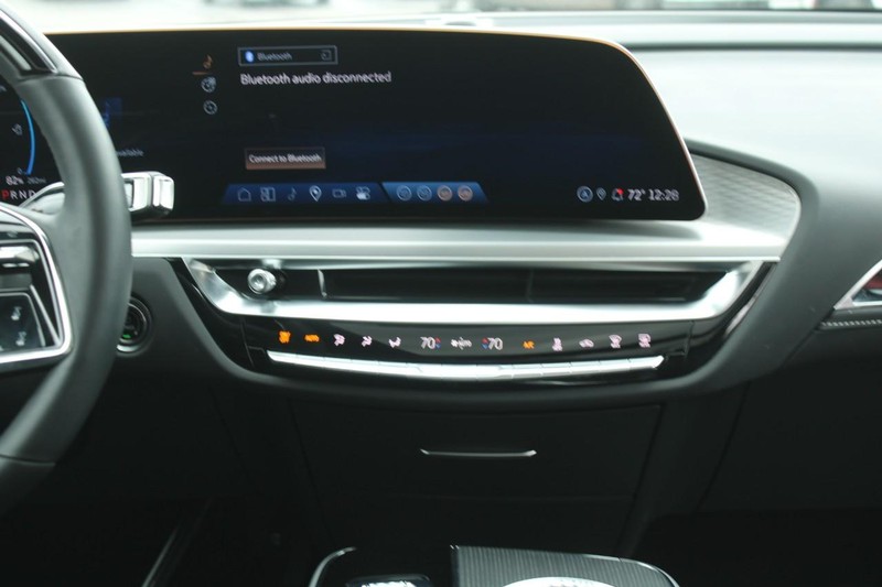 Cadillac LYRIQ Vehicle Full-screen Gallery Image 15