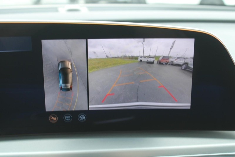 Cadillac LYRIQ Vehicle Full-screen Gallery Image 20