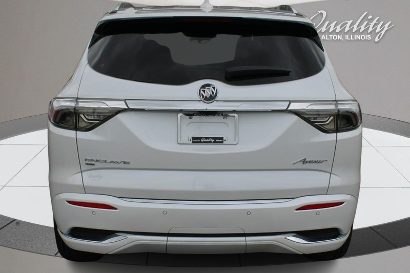 Buick Enclave Vehicle Full-screen Gallery Image 04