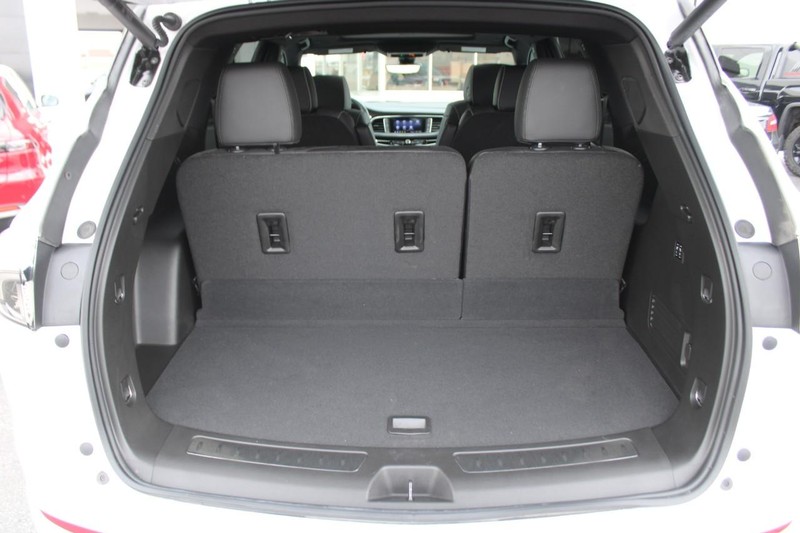 Buick Enclave Vehicle Full-screen Gallery Image 06