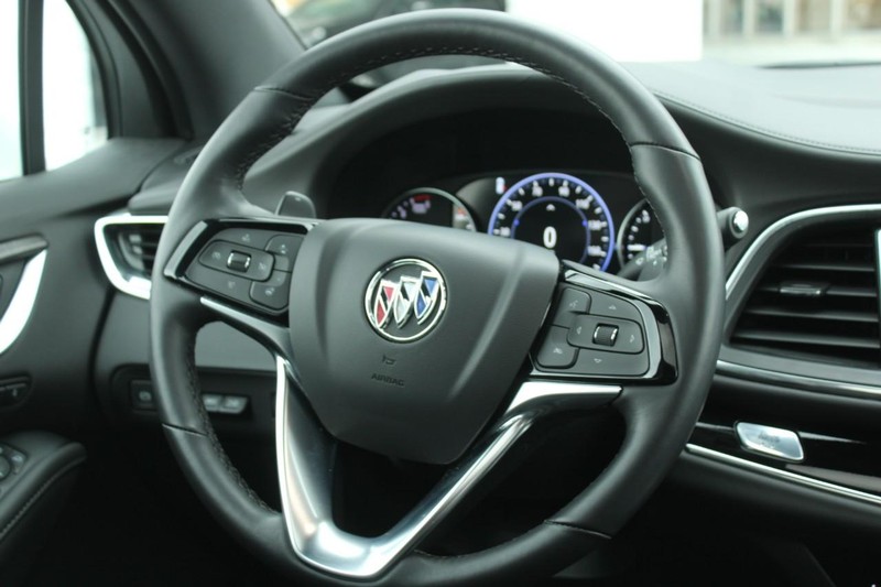 Buick Enclave Vehicle Full-screen Gallery Image 14