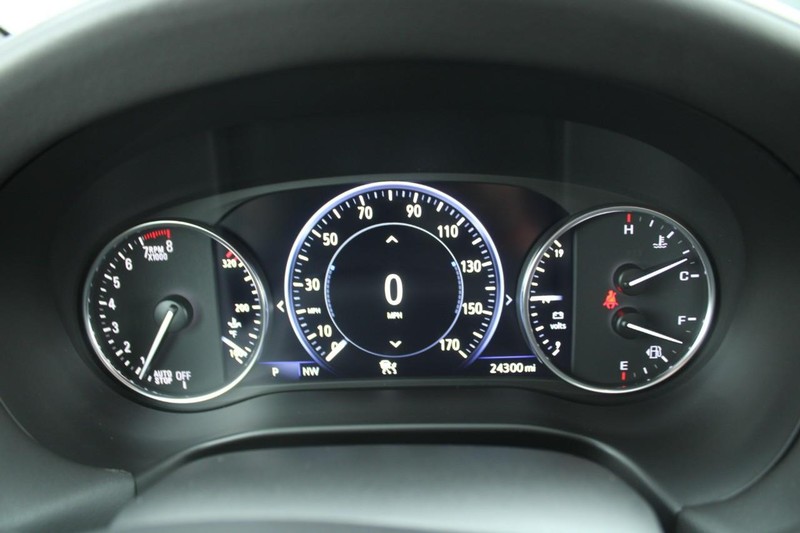 Buick Enclave Vehicle Full-screen Gallery Image 18