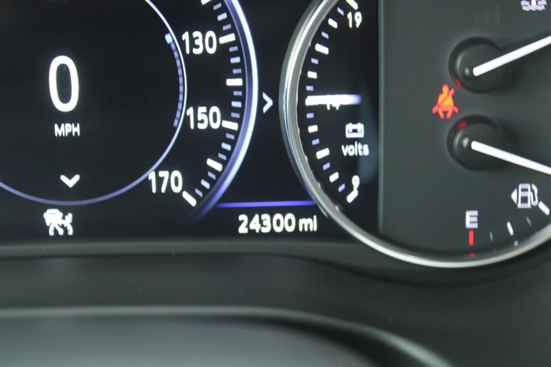 Buick Enclave Vehicle Full-screen Gallery Image 19