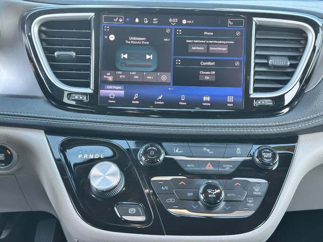 2022 Chrysler Pacifica Hybrid Touring L - Photo 13
