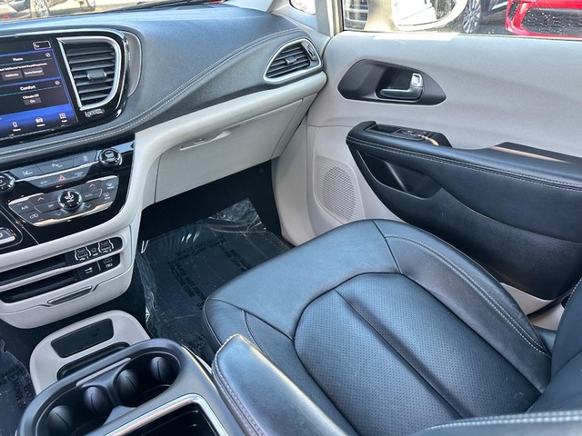 2022 Chrysler Pacifica Hybrid Touring L - Photo 15