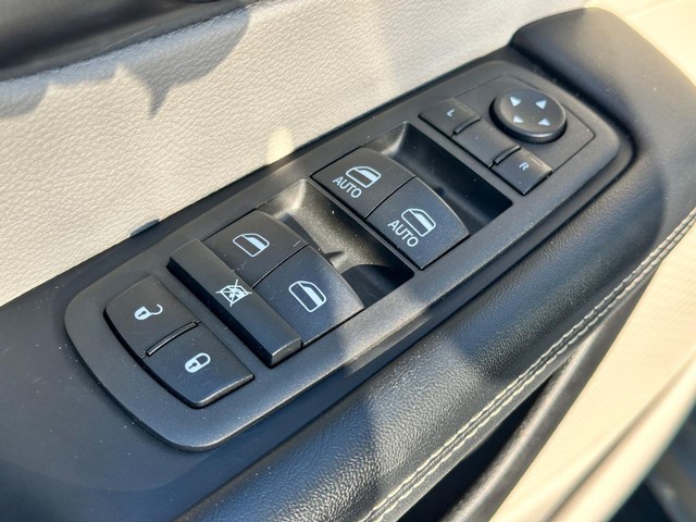 2022 Chrysler Pacifica Hybrid Touring L - Photo 20