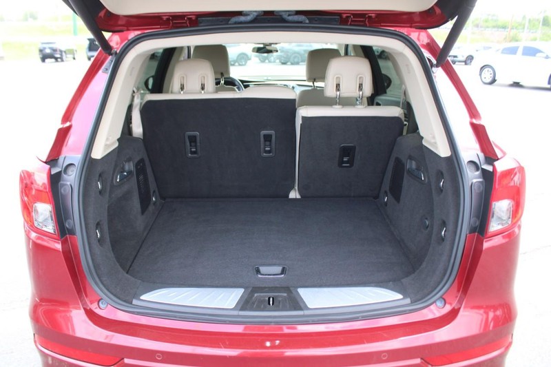 Buick Envision Vehicle Full-screen Gallery Image 06