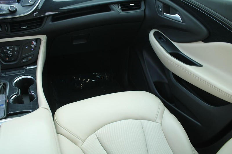 Buick Envision Vehicle Full-screen Gallery Image 16