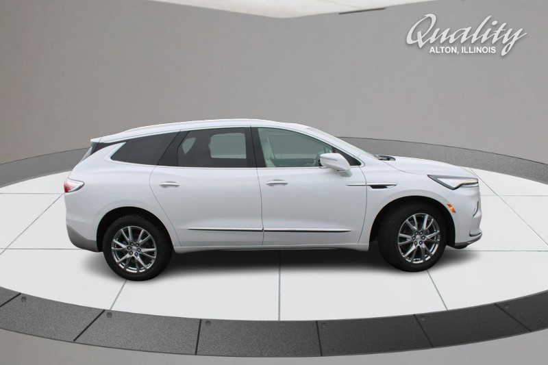Buick Enclave Vehicle Full-screen Gallery Image 02