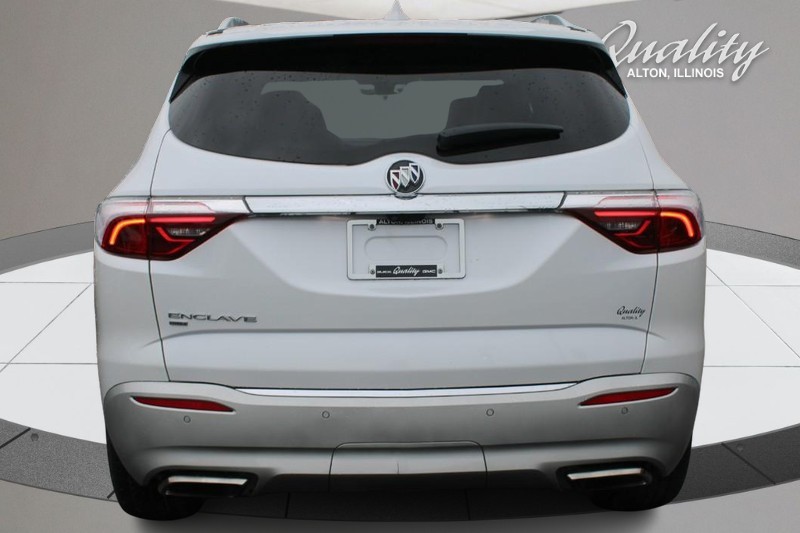 Buick Enclave Vehicle Full-screen Gallery Image 04
