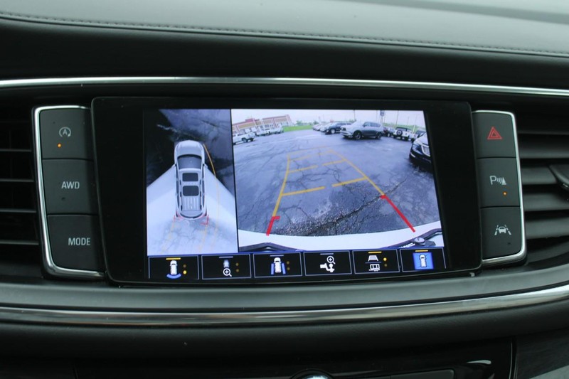 Buick Enclave Vehicle Full-screen Gallery Image 20