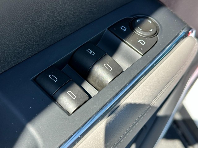 2026 GMC Acadia Elevation - Photo 9
