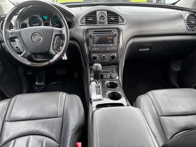 Buick Enclave Vehicle Full-screen Gallery Image 14