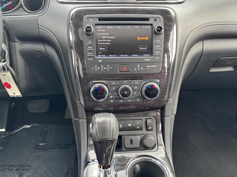 Buick Enclave Vehicle Full-screen Gallery Image 16