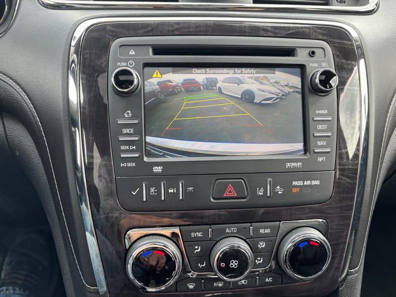 Buick Enclave Vehicle Full-screen Gallery Image 20