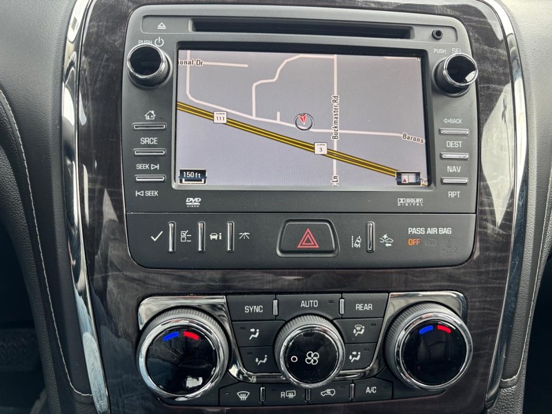 Buick Enclave Vehicle Full-screen Gallery Image 21