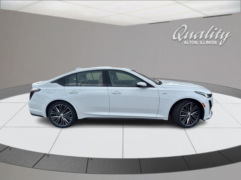 Cadillac CT5-V Vehicle Full-screen Gallery Image 02