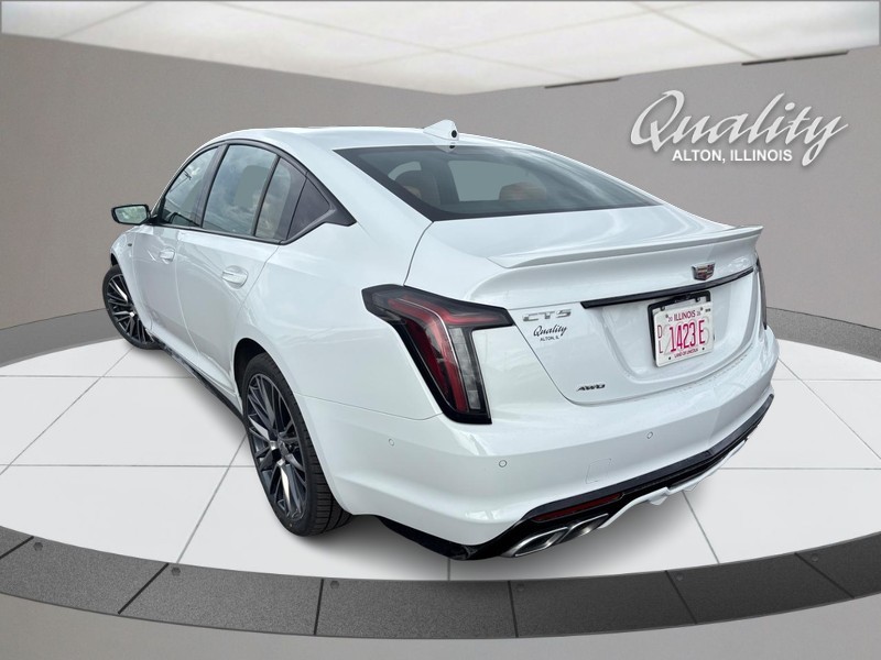Cadillac CT5-V Vehicle Full-screen Gallery Image 05