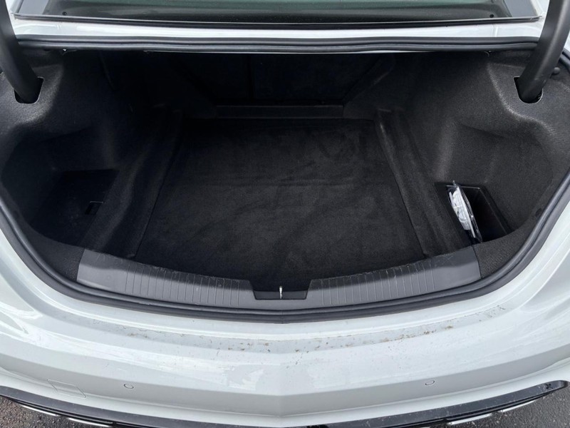 Cadillac CT5-V Vehicle Full-screen Gallery Image 06