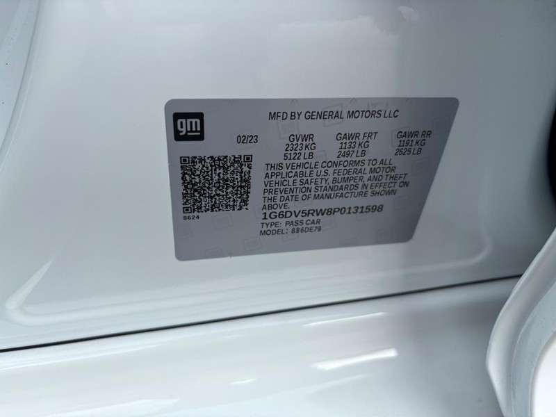 Cadillac CT5-V Vehicle Full-screen Gallery Image 17