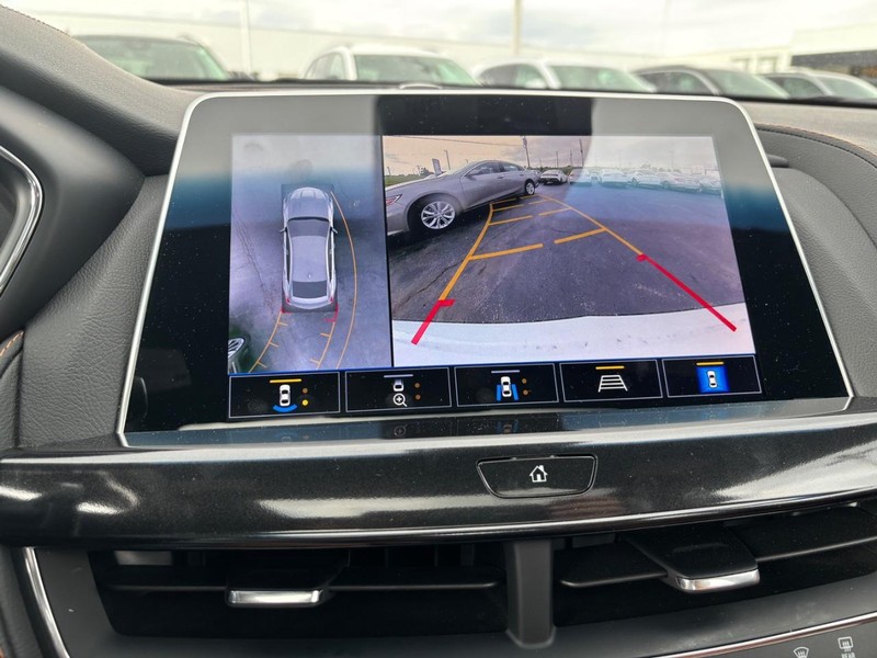 Cadillac CT5-V Vehicle Full-screen Gallery Image 20