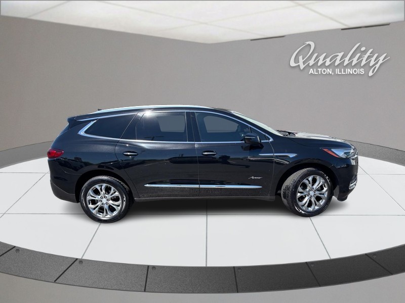 Buick Enclave Vehicle Full-screen Gallery Image 02