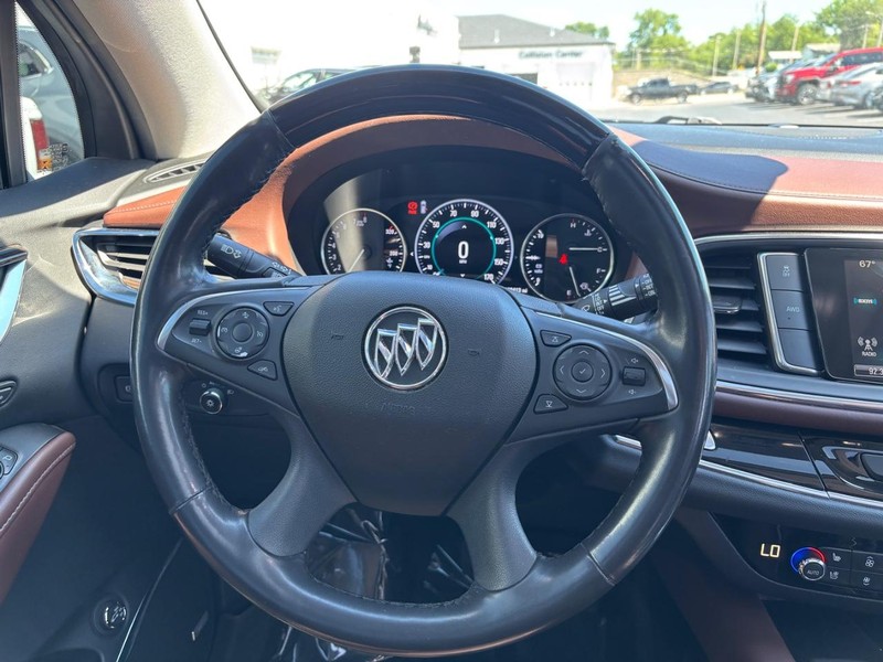 Buick Enclave Vehicle Full-screen Gallery Image 14