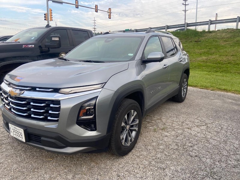 Chevrolet Equinox Vehicle Full-screen Gallery Image 03