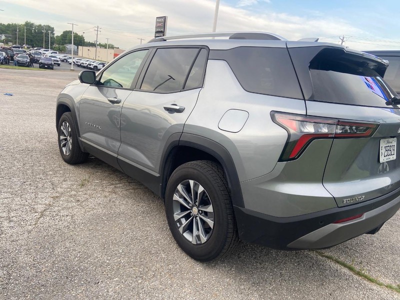 Chevrolet Equinox Vehicle Full-screen Gallery Image 04