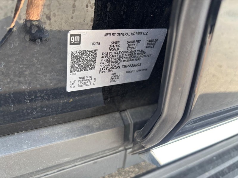 Cadillac Escalade Vehicle Full-screen Gallery Image 18