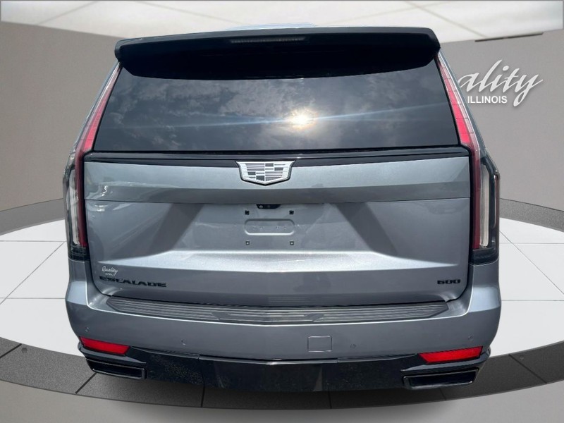 Cadillac Escalade ESV Vehicle Full-screen Gallery Image 04