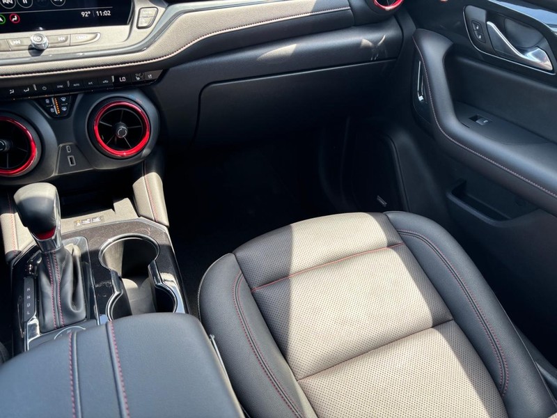 Chevrolet Blazer Vehicle Full-screen Gallery Image 16