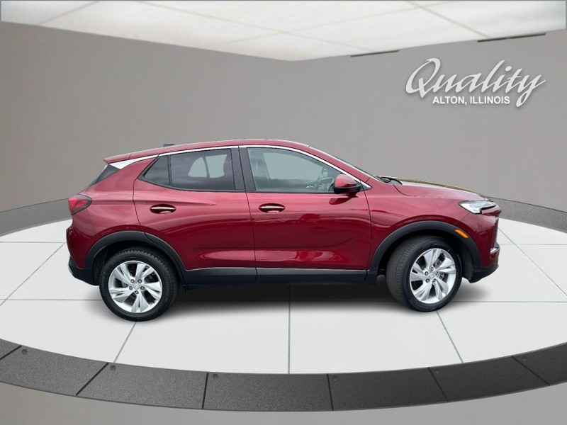 Buick Encore GX Vehicle Full-screen Gallery Image 02