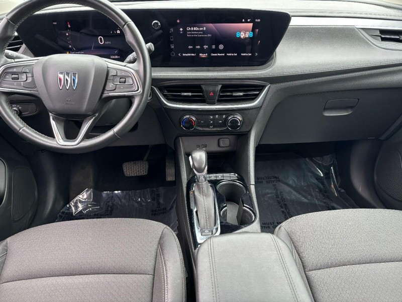 Buick Encore GX Vehicle Full-screen Gallery Image 13