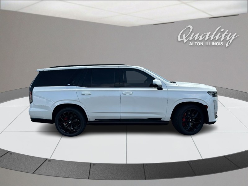 Cadillac Escalade Vehicle Full-screen Gallery Image 02