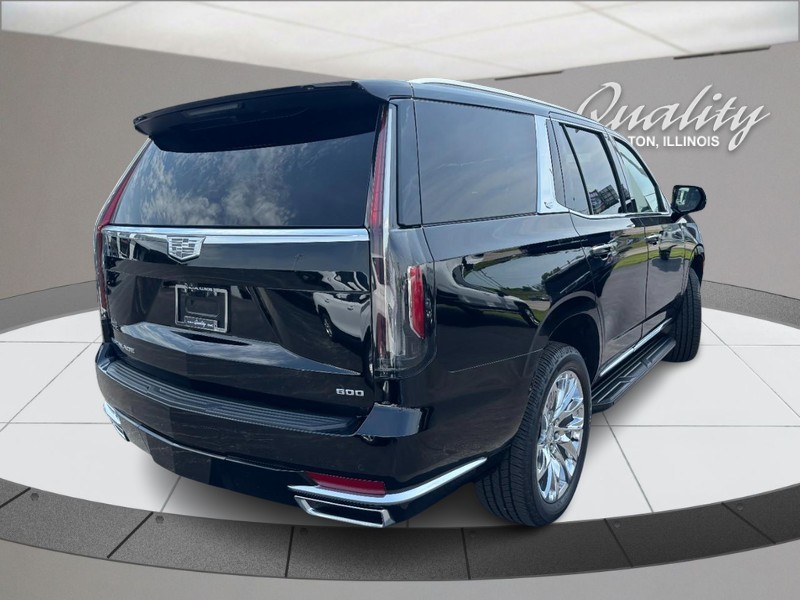 Cadillac Escalade Vehicle Full-screen Gallery Image 03