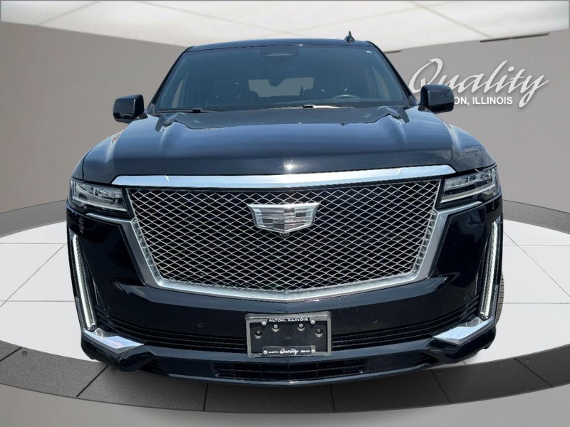 Cadillac Escalade Vehicle Full-screen Gallery Image 10