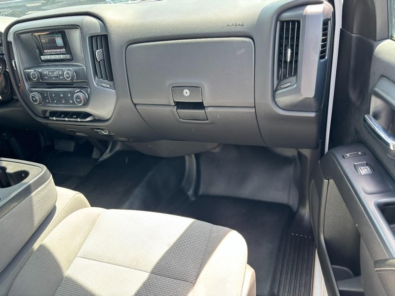 Chevrolet Silverado 1500 Vehicle Full-screen Gallery Image 12